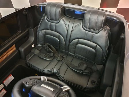 Range Rover HSE Sport mat zwart (2 persoons)