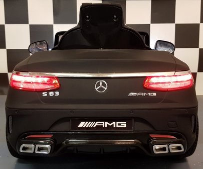 Mercedes S63 AMG mat zwart