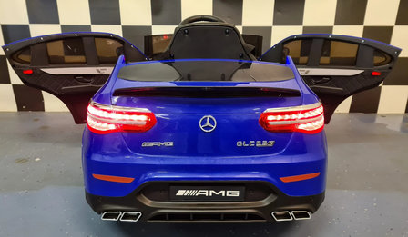 Mercedes AMG GLC blauw