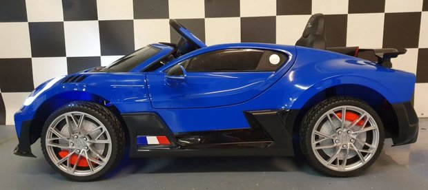 Bugatti Divo blauw