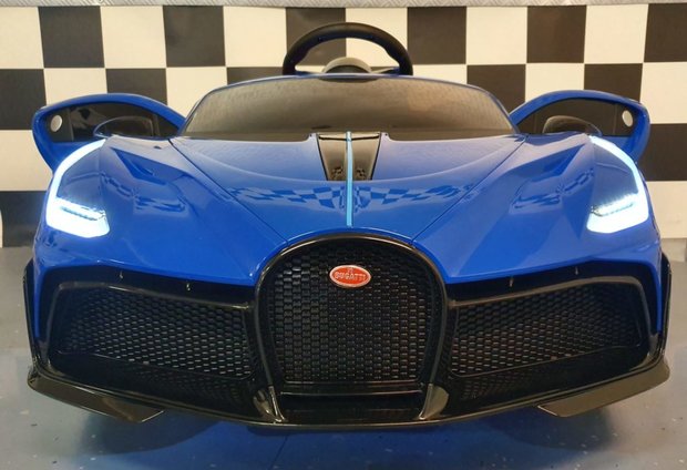 Bugatti Divo blauw