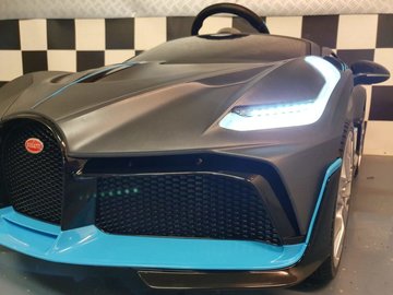 Bugatti Divo mat grijs GEMONTEERD EN RIJKLAAR afgewerkt